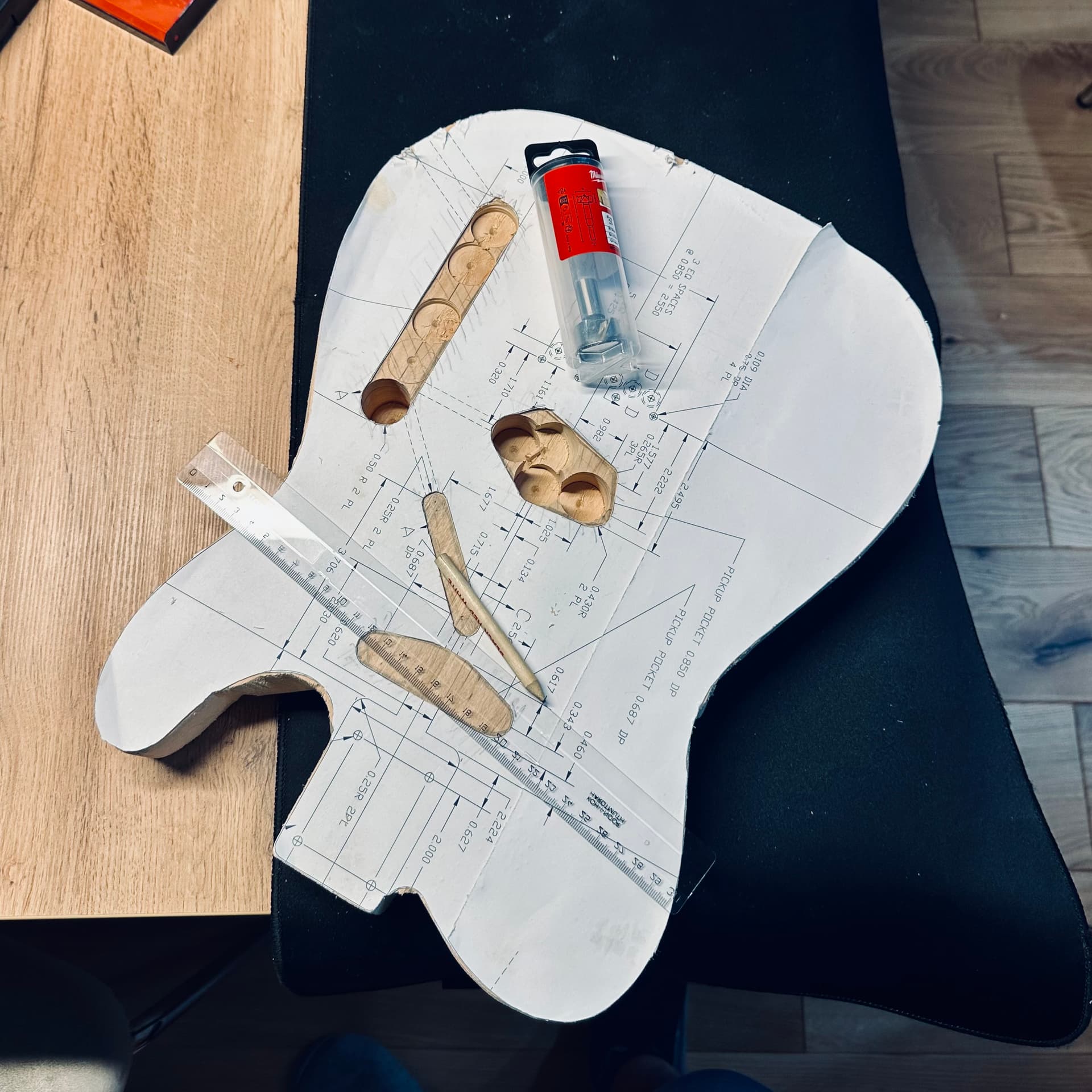 Norbertocaster, part 4: control cavities and chisels