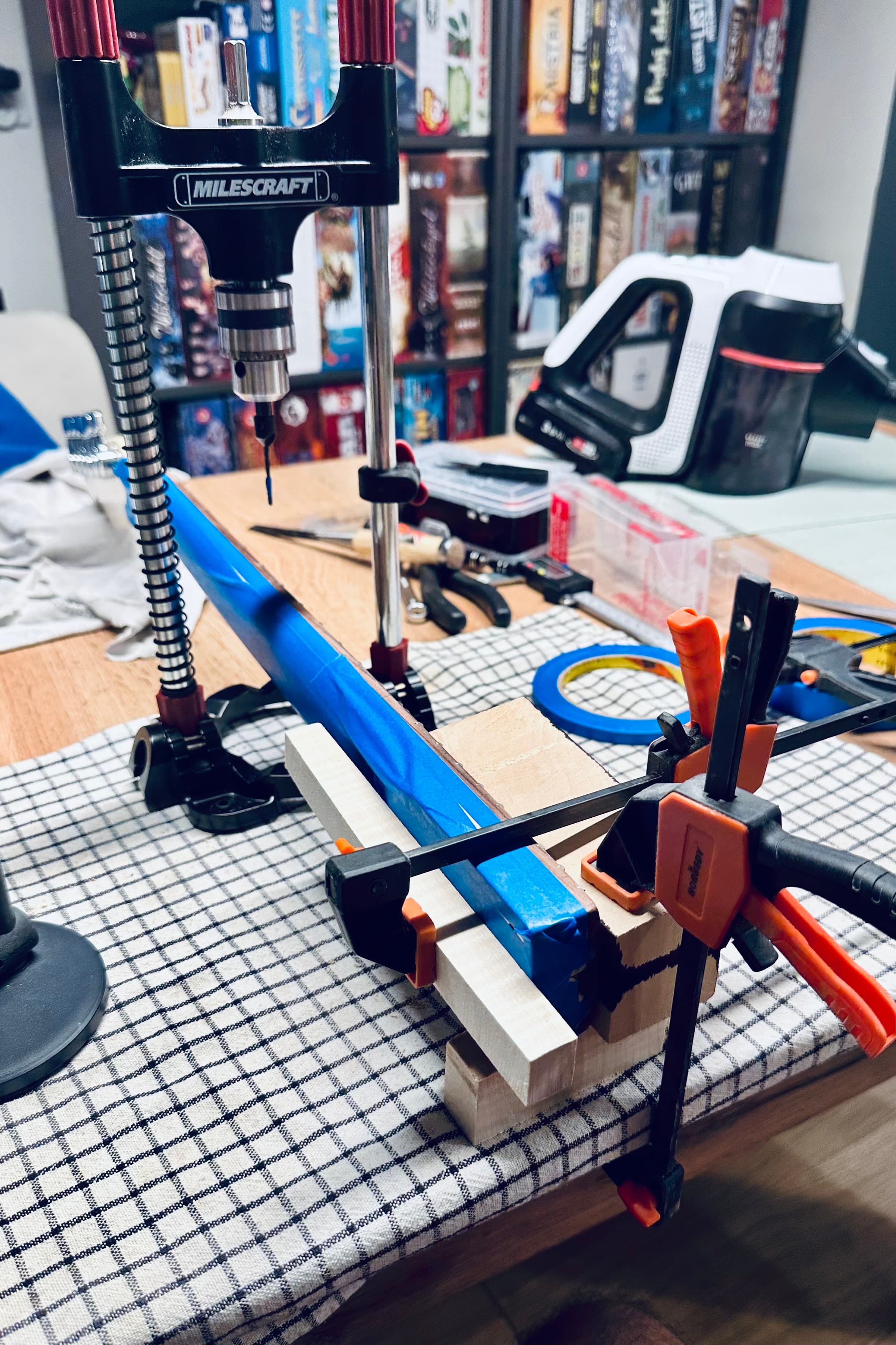 Side dots construction