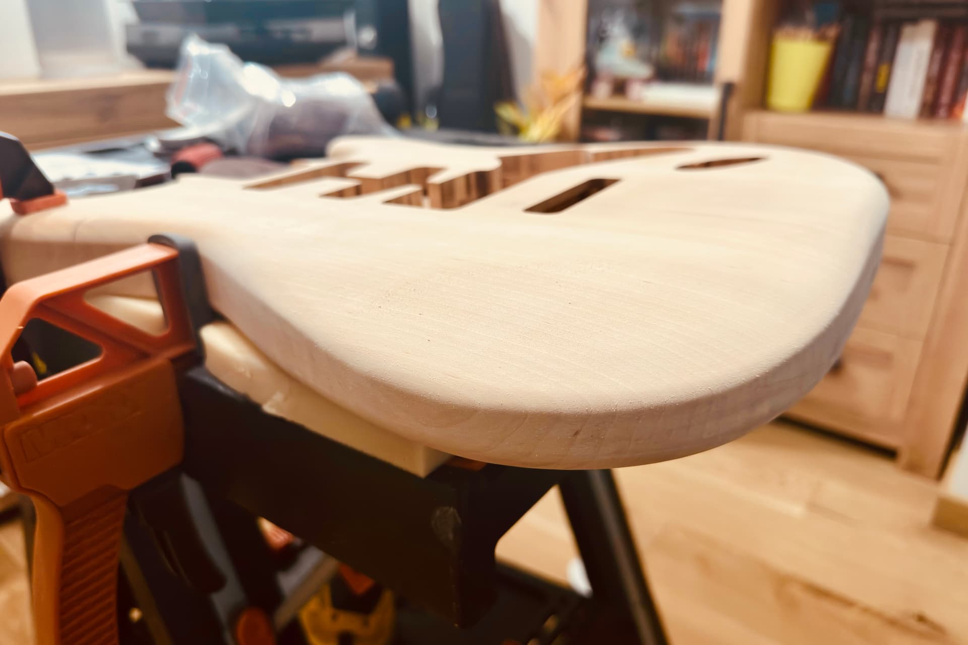 First stratocaster, part 2: cutting the body - sawdust, noise, and a few lessons